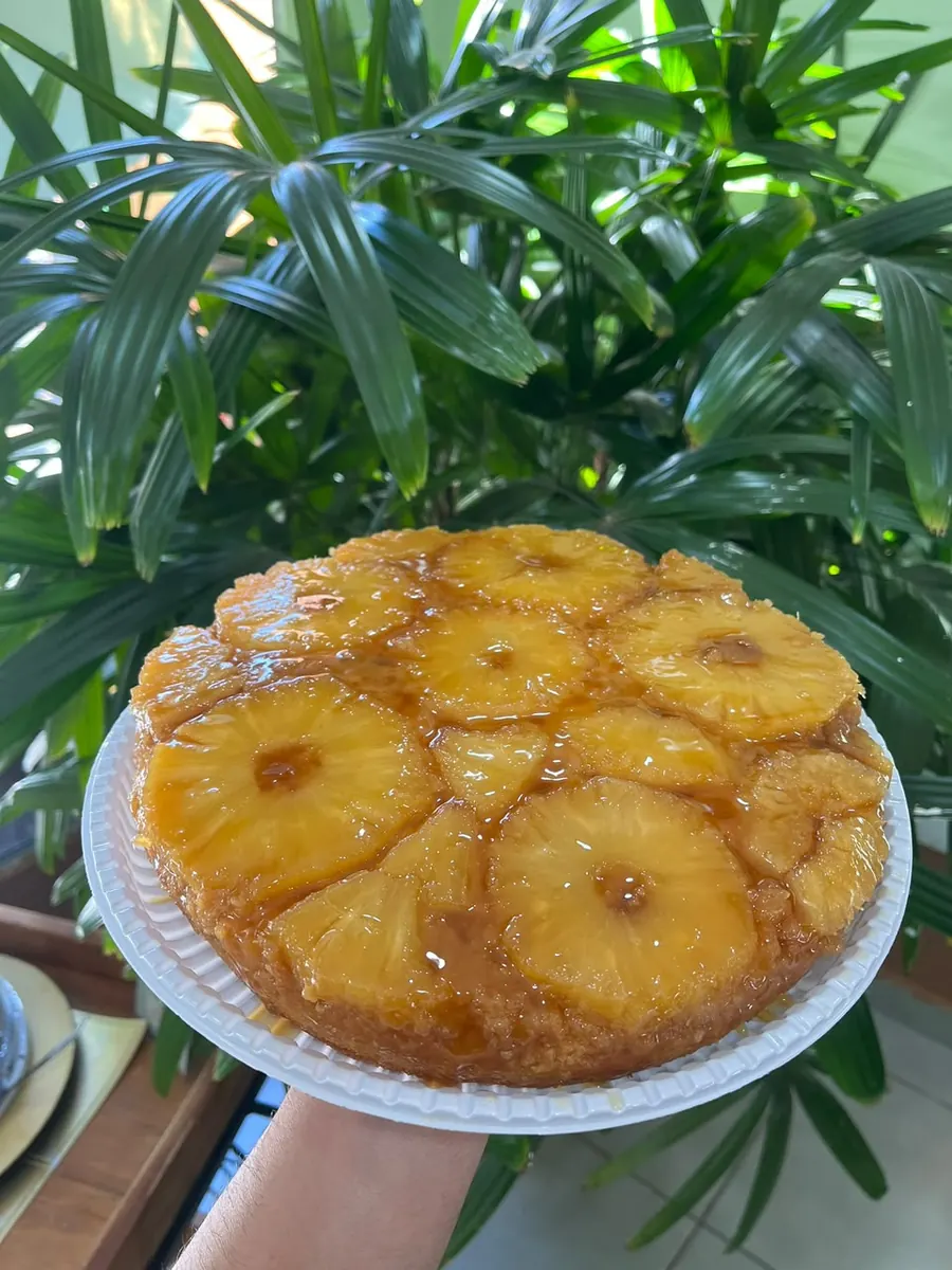 Bolo de abacaxi caramelizado